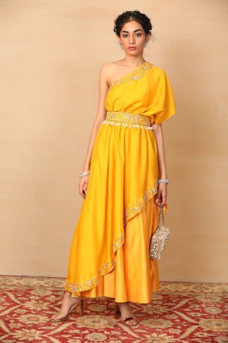 indian clothes uk, india clothing, indian outfit women, indian clothes online uk, dress indian, indian dresses uk, indian lehengas, gown india, traditional indian dresses, dresses for wedding wear, dresses for cocktail, wedding outfits indian, anarkali, evening dresses for party, bridal asian outfit, Lehenga, Lehnga, Shoulder veil dress, Indian partywear, Ethnic fashion, Bollywood outfit, Amber Gown, Mustard Gown