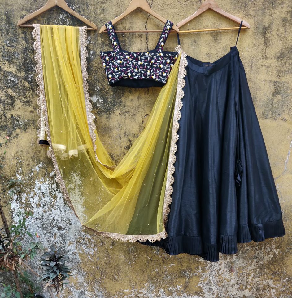 Attractive Yellow And Black Colour Combination Lehenga Choli For Women –  Kaleendi