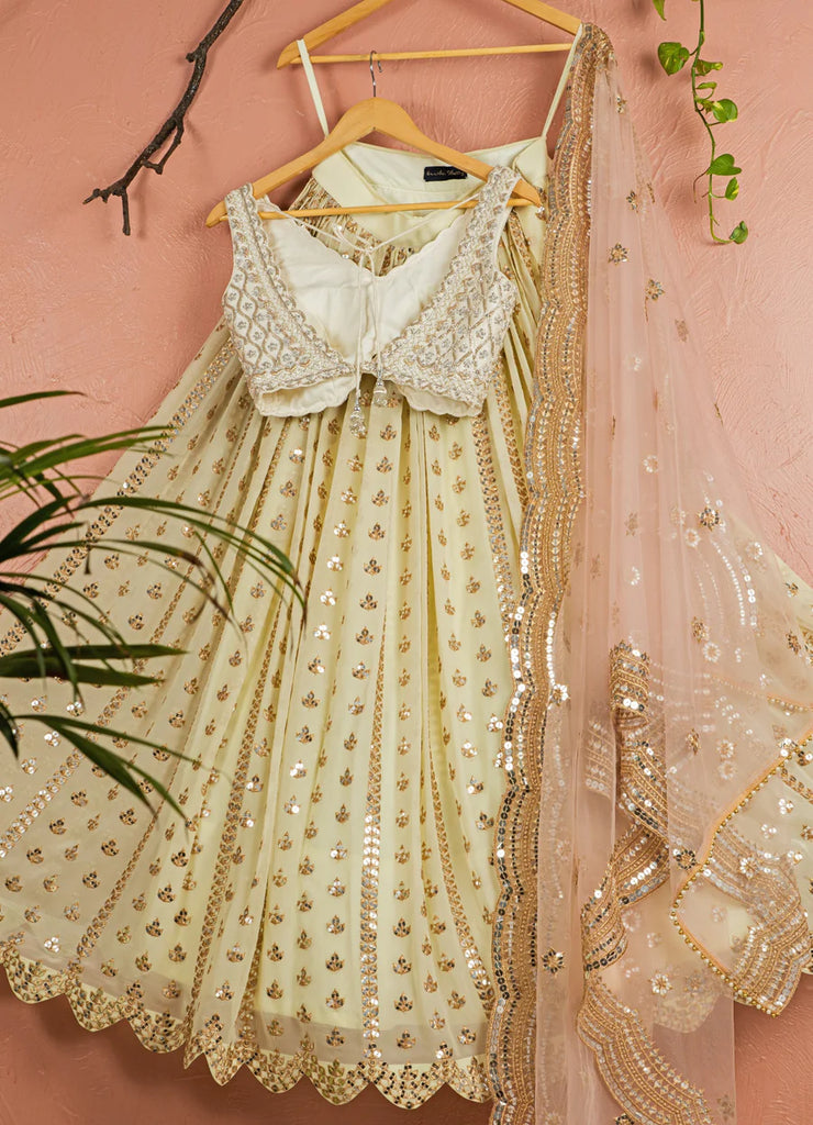 indian clothes uk, india clothing, indian outfit women, indian clothes online uk, dress indian, indian dresses uk, indian lehengas, gown india, traditional indian dresses, dresses for wedding wear, dresses for cocktail, wedding outfits indian, anarkali, evening dresses for party, bridal asian outfit, Lehenga, Lehnga, Shoulder veil dress, Indian partywear, Ethnic fashion, Bollywood outfit, Scallop lehenga, Embroidered Blouse, banana Lehenga, yellow Lehenga, banana blouse